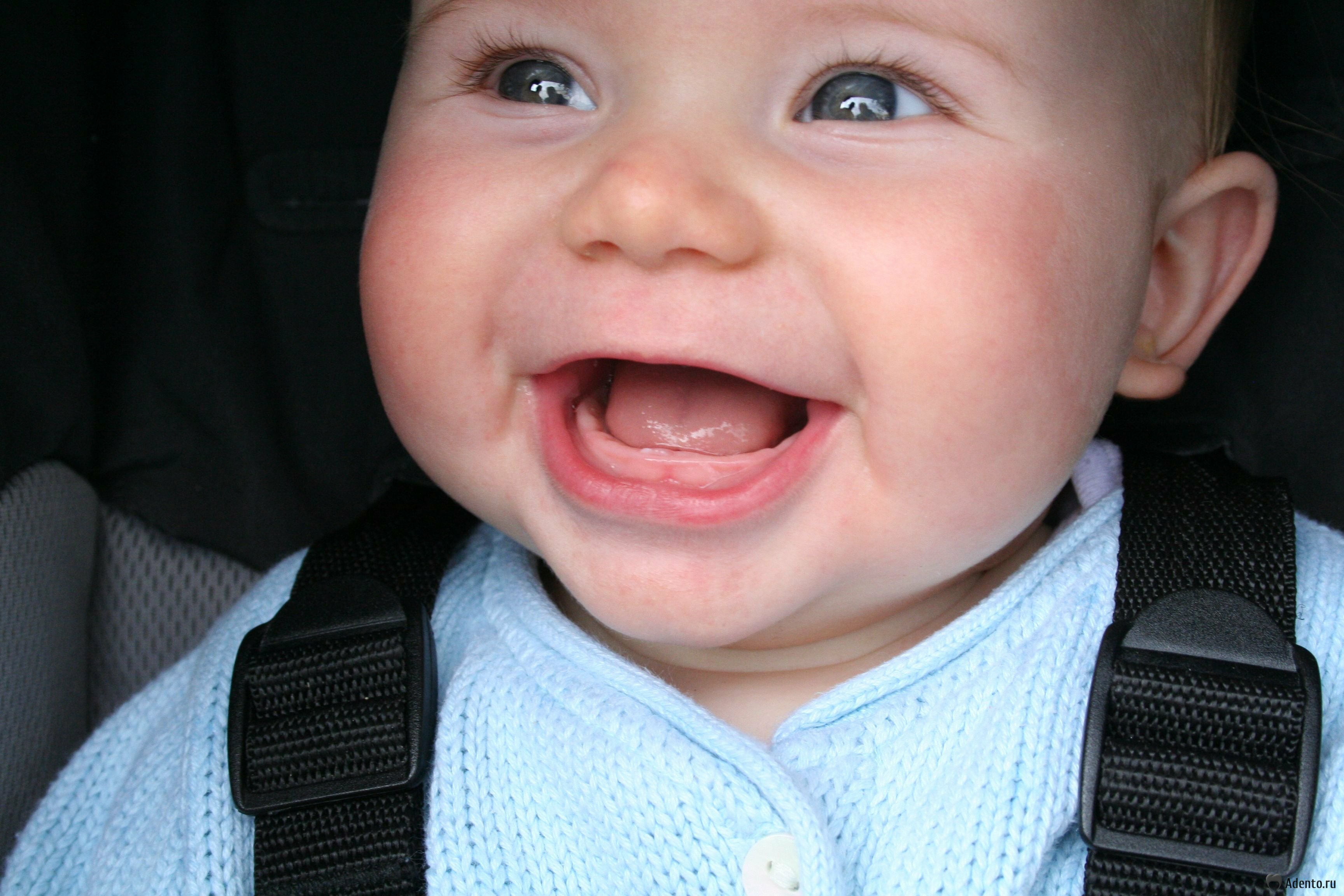 Первые Зубы У Ребенка Фото